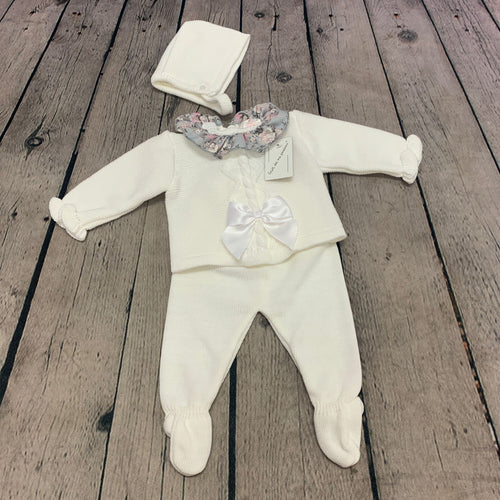 Baby babies White Newborn Spanish Knitted 3 Piece Outfit