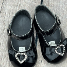 Load image into Gallery viewer, Baby Girl's Soft Soled Shoes Black