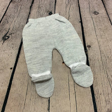 Load image into Gallery viewer, Baby Girl's 3 Piece Knitted Outfit 0-3 Months Pink or Grey